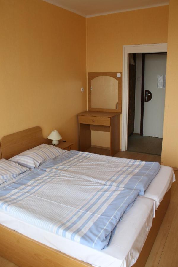 Manuela Ifjusagi Hotel Balatonfüred Eksteriør bilde